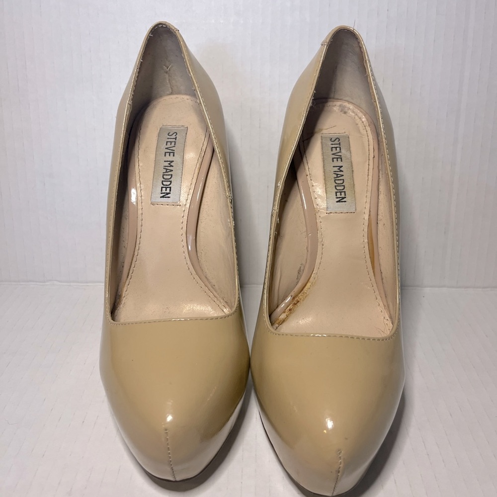 Nude Steve Madden Pumps